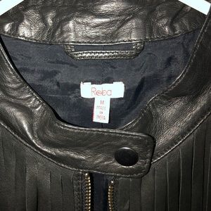 A real leather M fringe Woman’s jacket.